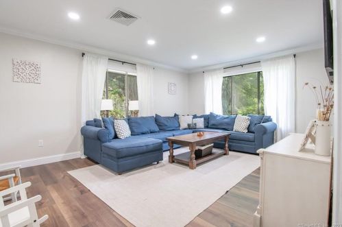 29 Carriage House Dr, Danbury CT  06810-8206 exterior