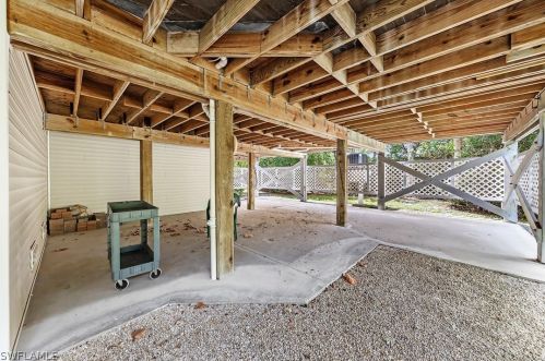 1835 Farm Trl, Sanibel FL  33957-4119 exterior