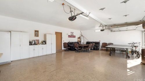 14561 Hummingbird Rd, Victorville CA  92394-7574 exterior