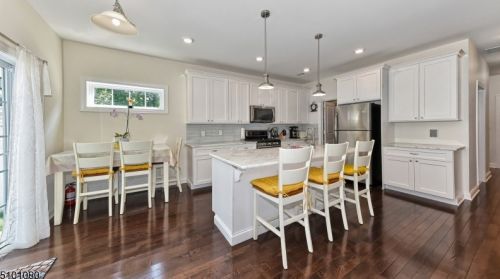 38 Walnut St, Little Falls NJ  07424-1402 exterior