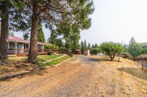 21071 Morgan Dr, Groveland, CA 95321-9708