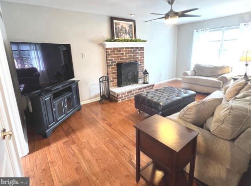 337 Hanby Cir, Boothwyn PA  19061-2319 exterior