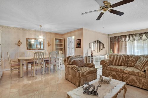 457 High Point Blvd, Delray Beach, FL 33445-3323