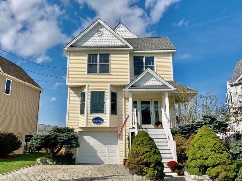 128 Milford Point Rd, Milford, CT 06460-5224