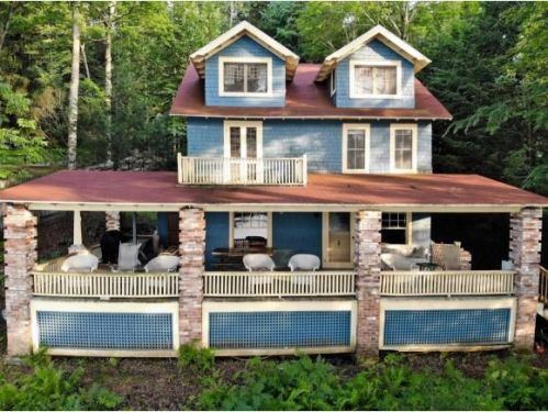 31 Shore Ln, Brackney, PA 18812-8166