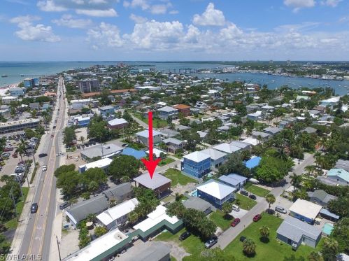 110 Pearl St, Fort Myers Beach, FL 33931-3268
