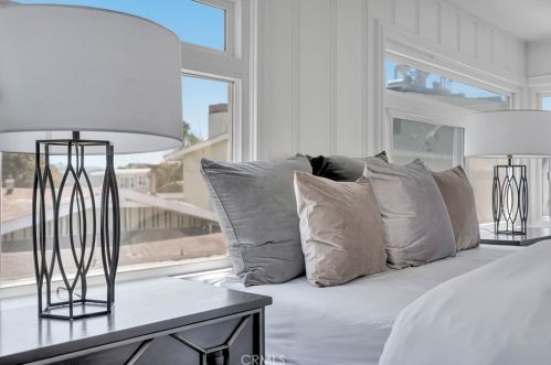 307 Fernando St, Newport Beach CA  92661-1236 exterior