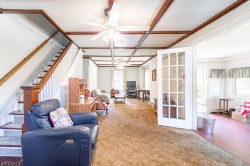 14 Vista Rd, West Milford Lakes, NJ 07480-1331
