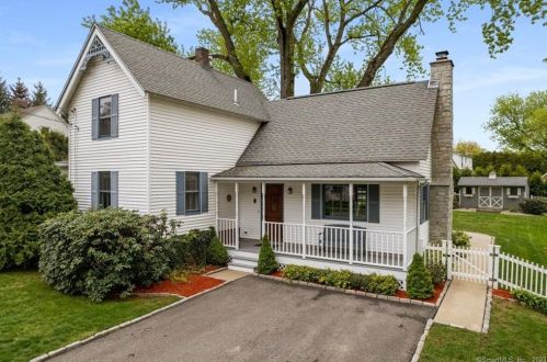 1305 Main St, Wapping, CT 06074-2454