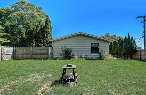 4609 74th Pl, Kenosha WI  53142-3711 exterior