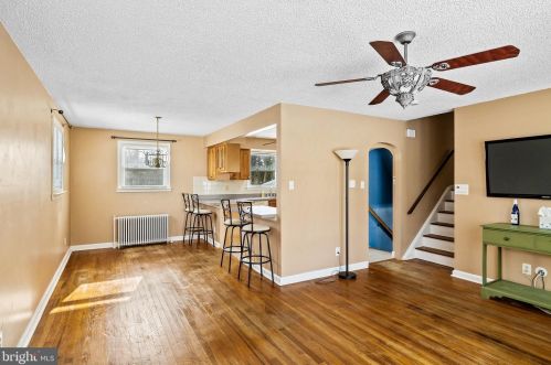 121 Chestnut St, West Deptford NJ  08096-3426 exterior