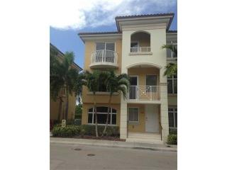 2751 184th Way, Miami, FL 33160-2083