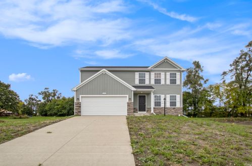 2041 Bennington Dr, Mishawaka, IN 46544-6296