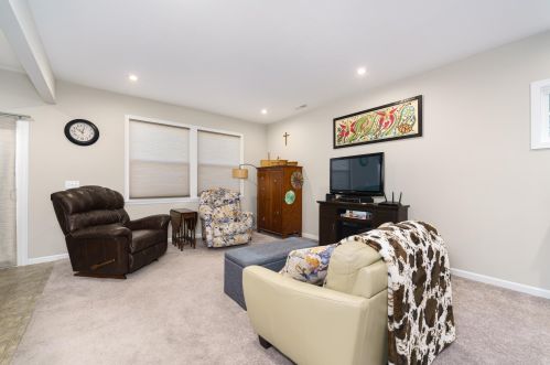 1792 Quarry Oaks Dr, Florence KY  41042-5700 exterior