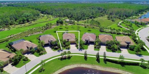 9070 Limestone Ln, Naples, FL 34120-5229