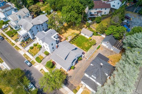 24 William St, Metuchen NJ  08840-1822 exterior