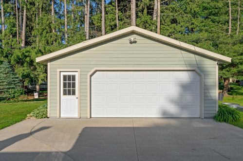 2329 31st St, La Crosse, WI 54601-7433