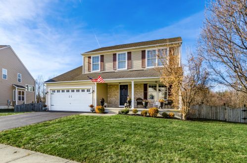 843 Holly Farms Dr, Blacklick, OH 43004-8817