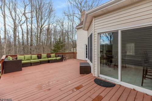 9 Natale Dr, Sparta NJ  07871-3032 exterior