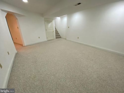 408 Sayre Dr, Princeton NJ  08540-5853 exterior