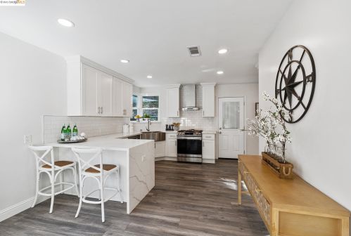 28 Camino Encinas, Orinda CA  94563-3335 exterior