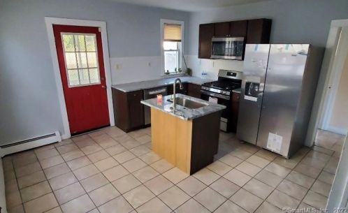 382 Hillside Ave, Hartford, CT 06106-3828