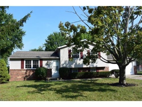 4898 Algonquin Trl, Cuyahoga Falls, OH 44224-1204