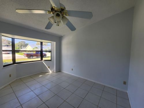 1911 Dock St, Fort Pierce, FL 34952-6722