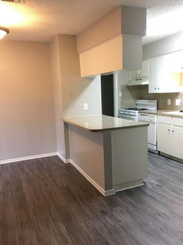 650 1st St, Austin, TX 78745-1323