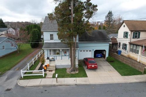 47 Railroad St, Walnutport, PA 18088-1027