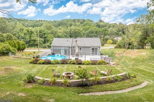59 Layton Rd, Wantage NJ  07461-1807 exterior