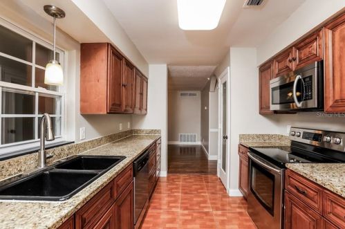 5321 Hillside Dr, Orlando FL  32810-1711 exterior