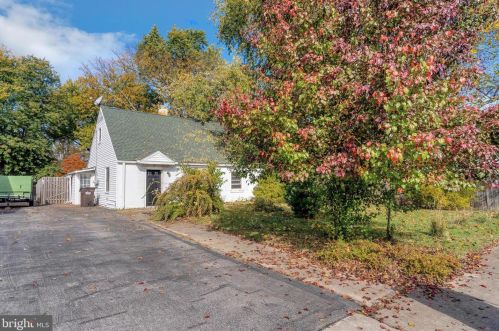 39 Republic Ave, Norristown, PA 19403-2867