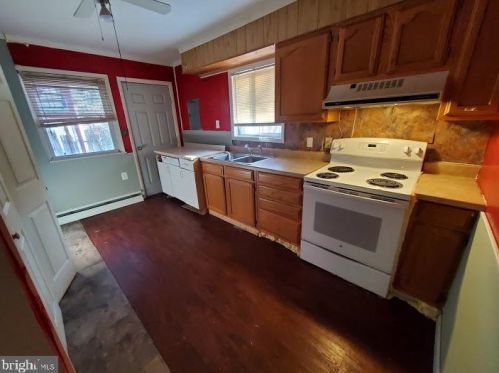442 Lakehurst Rd, Browns Mills NJ  08015-6828 exterior