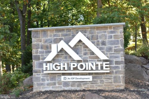 116 High Pointe Dr, Hummelstown, PA 17036