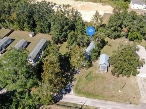 44 Polk St, Freeport, FL 32439-3836