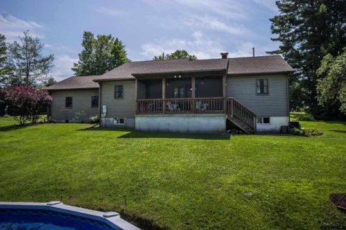 102 Little Rock Ln, Broadalbin, NY 12025-3033