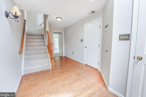 14244 Hunters Run Way, Gainesville, VA 20155-4408