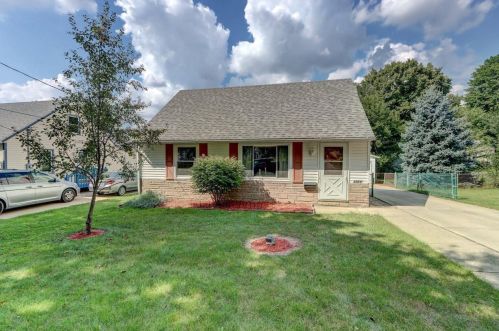 3926 Paus St, Madison, WI 53714-2437