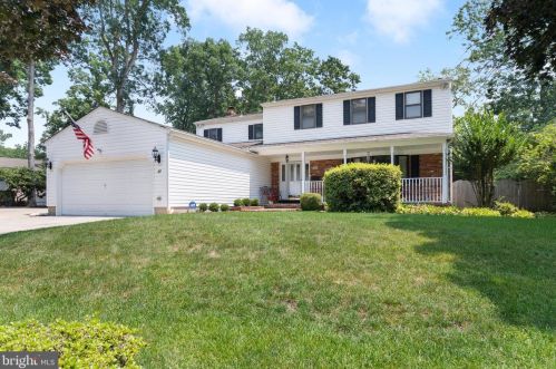 27 Brandywine Dr, Berlin Boro, NJ 08009-2225