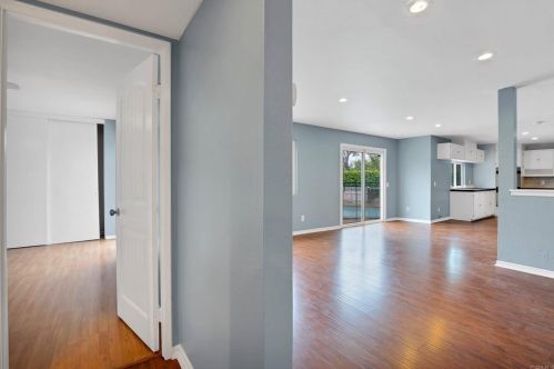 1260 Hoover St, Escondido CA  92027-1415 exterior