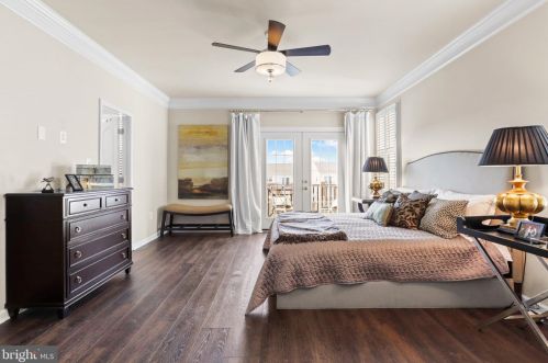 43589 Mcdowell Sq, Leesburg VA  20176-6528 exterior