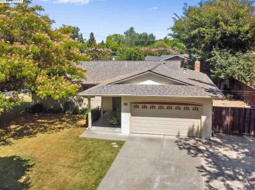 1785 Harvest Rd, Pleasanton, CA 94566-5942