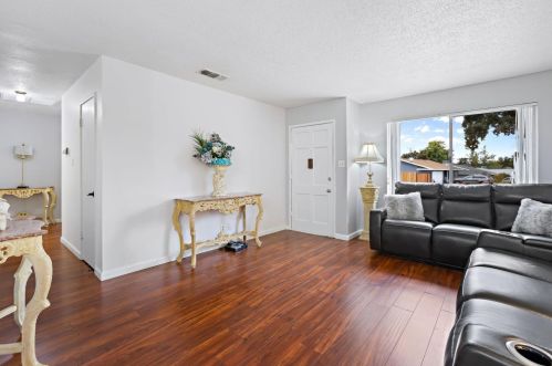 10868 Oakton Way, Rancho Cordova CA  95670-2449 exterior