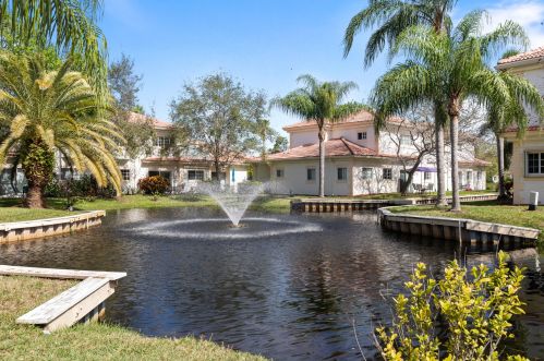 572 7th St, Vero Beach, FL