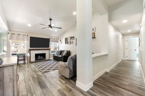 9901 Falcon Meadow Dr, Elk Grove CA 95624-2761 exterior