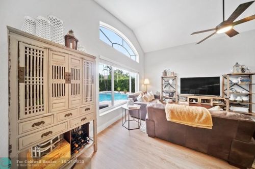 1277 144th Ter, Hollywood FL  33028-2925 exterior