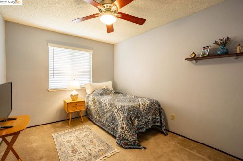 5070 Valley Crest Dr, Concord CA  94521-3073 exterior