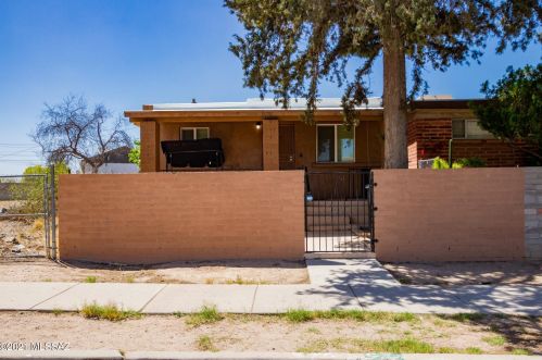 375 33rd St, Tucson AZ  85713-3544 exterior