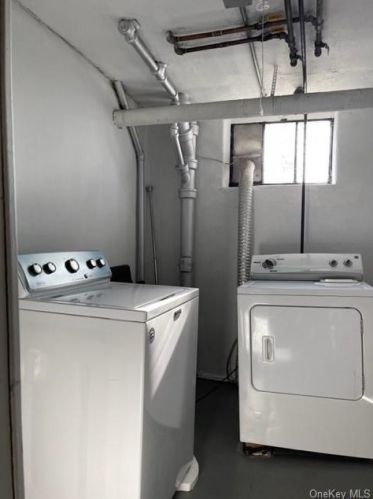 28 Parkway Cir, Mount Vernon NY  10552-1916 exterior